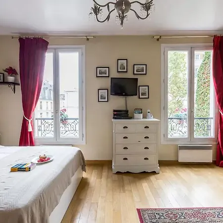 Saint Louis En Ile Apartment