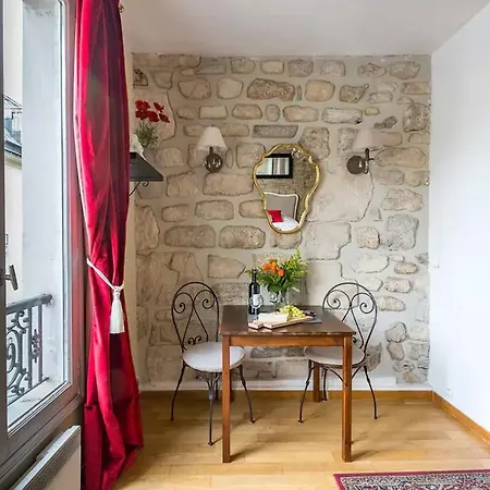 Saint Louis En Ile Apartment