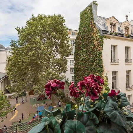 Saint Louis En Ile Apartment